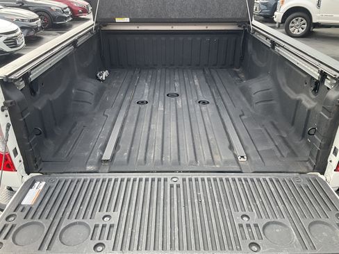 Used 2019 Nissan Titan SL w/ Midnight Edition image 46