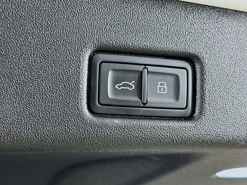 Used 2025 Audi Q5 Premium Plus w/ Premium Plus AWD/4WD image 39