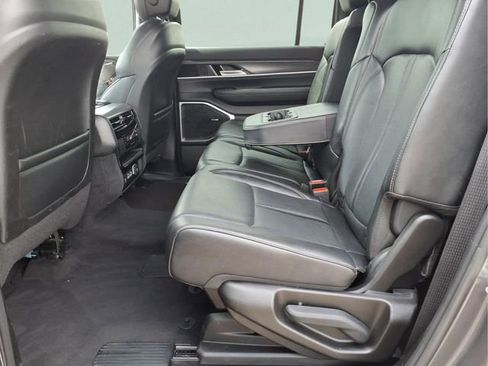 Used 2023 Jeep Wagoneer Series II AWD/4WD image 22