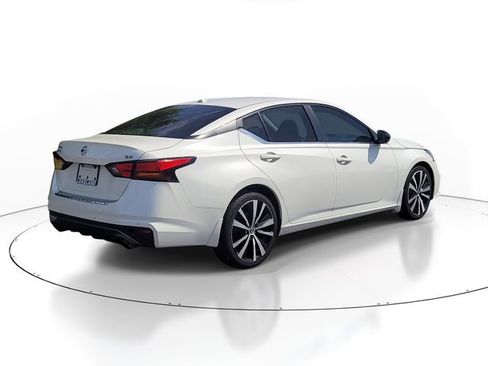 Used 2021 Nissan Altima 2.5 SR w/ SR Premium Package FWD image 7