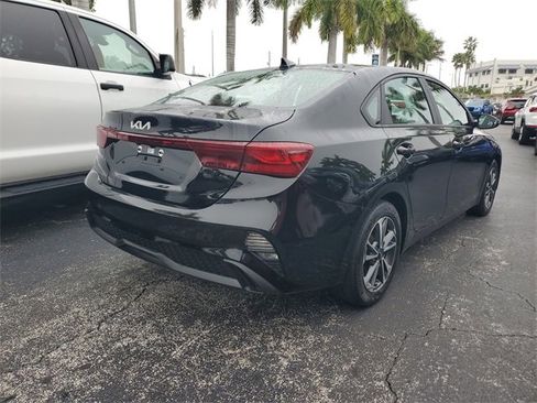 Used 2023 Kia Forte LXS w/ LXS Technology Package image 3