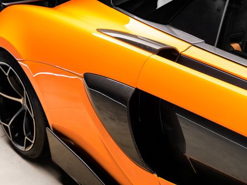 Used 2020 McLaren 600LT Spider RWD image 30