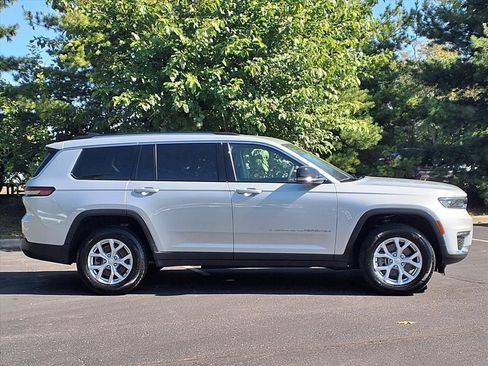 Certified 2023 Jeep Grand Cherokee L Limited image 8