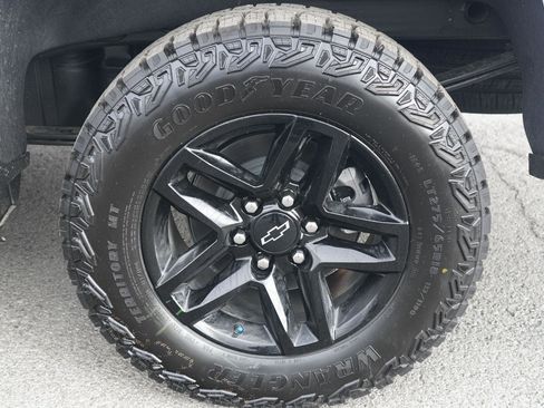 New 2026 Chevrolet Silverado 1500 Custom Trail Boss w/ LPO, Dark Essentials Package image 11