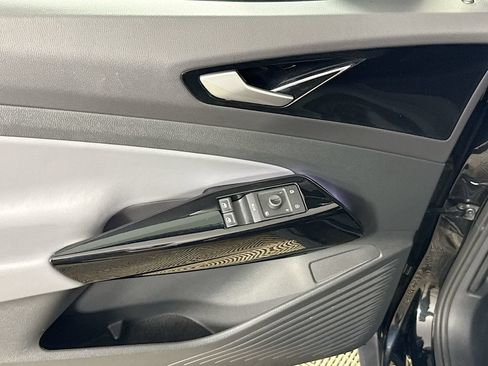 Used 2021 Volkswagen ID.4 Pro RWD image 19