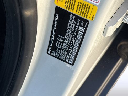 Used 2019 MINI Cooper 4-Door Hardtop w/ Signature Upholstery Package image 19