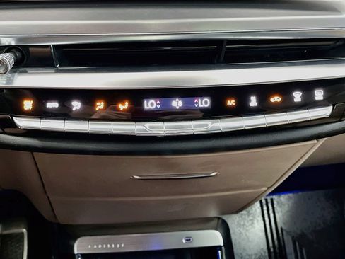 Used 2026 Cadillac Lyriq Signature Luxury w/ Nappa Leather Package AWD/4WD image 16