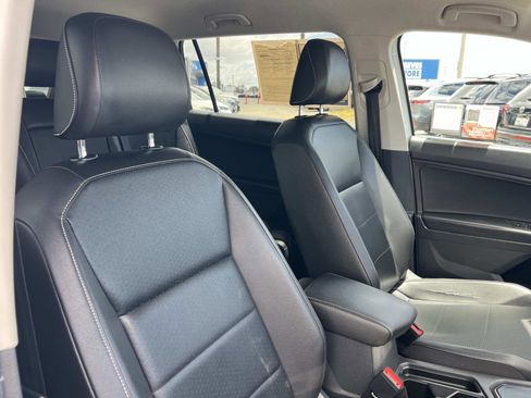 Used 2021 Volkswagen Tiguan SE FWD image 30