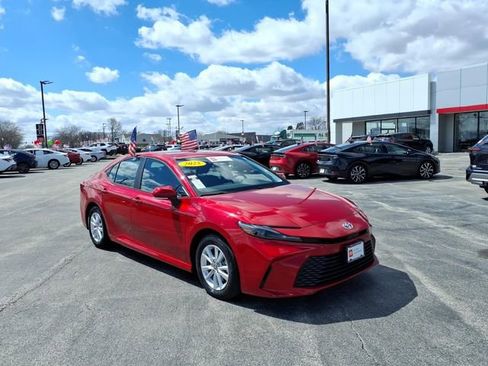 Certified 2025 Toyota Camry LE image 5