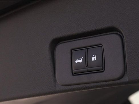 Certified 2024 Nissan Rogue SL w/ SL Premium Package image 8