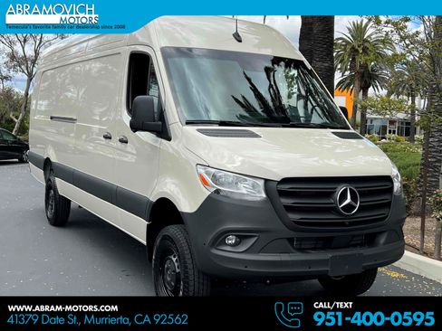 Used 2025 Mercedes-Benz Sprinter 2500 image 1