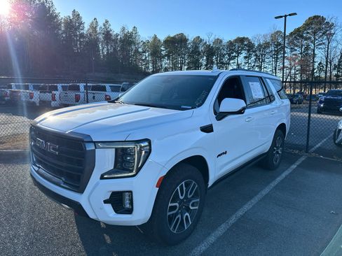Used 2024 GMC Yukon AT4 w/ AT4 Premium Plus Package image 4