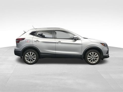 Used 2022 Nissan Rogue Sport SV w/ Technology Package FWD image 6