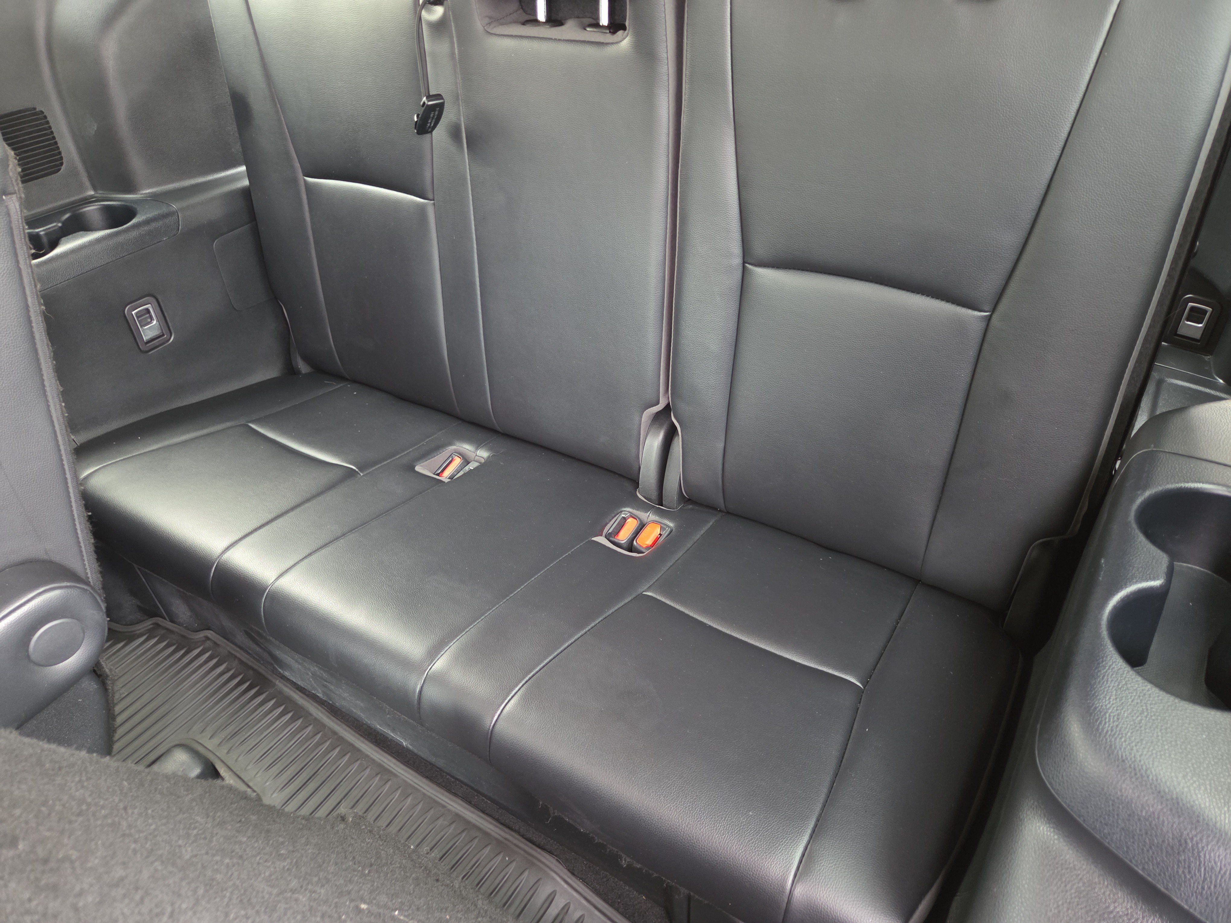 Used 2022 Toyota Highlander XLE AWD/4WD image 19