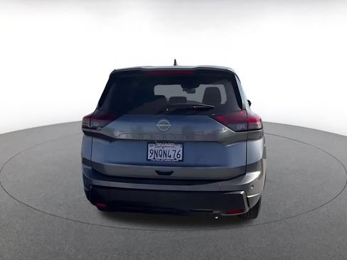Used 2025 Nissan Rogue SV image 12