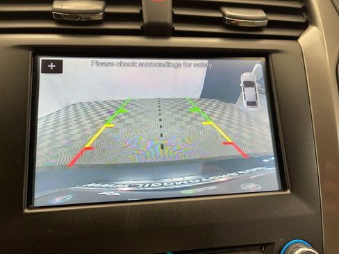 Used 2017 Ford Fusion SE w/ Fusion SE Technology Package image 12