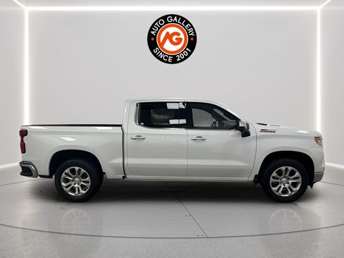 Used 2025 Chevrolet Silverado 1500 LTZ AWD/4WD image 2