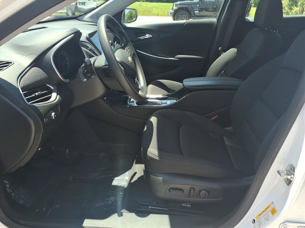 Used 2025 Chevrolet Malibu LT FWD image 22