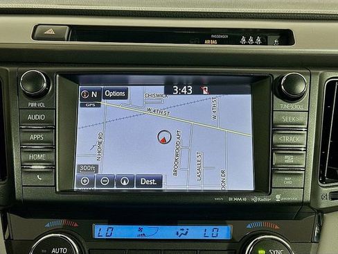 Used 2018 Toyota RAV4 XLE AWD/4WD image 16