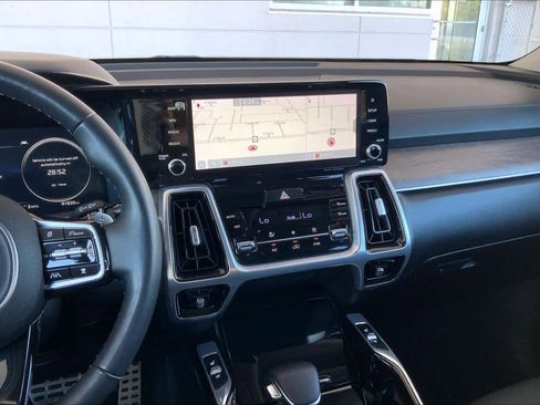 Used 2021 Kia Sorento SX Prestige image 7