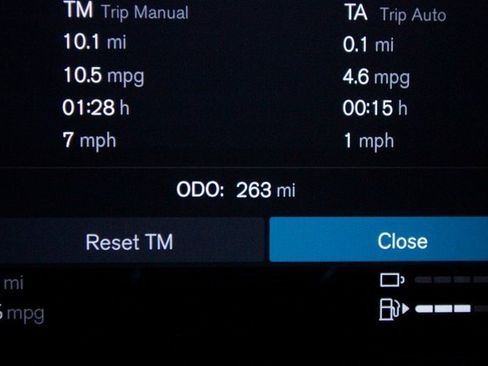 Certified 2025 Volvo XC90 T8 Plus w/ Protection Package Premier image 7