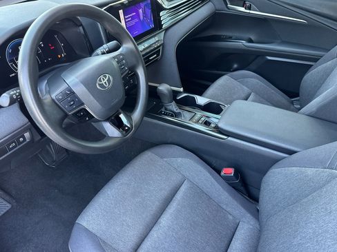 Used 2025 Toyota Camry LE FWD image 4