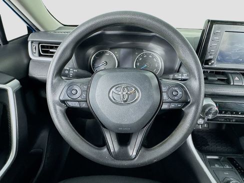 Used 2021 Toyota RAV4 LE AWD/4WD image 15
