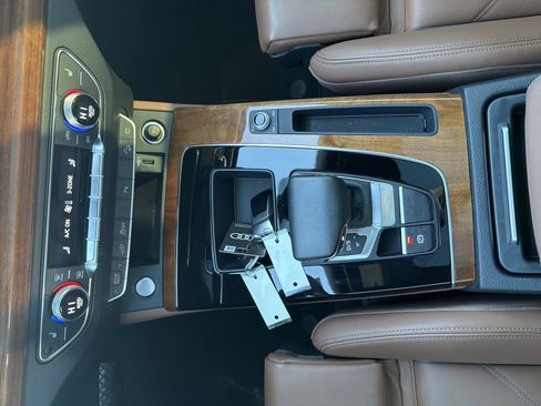 Certified 2022 Audi Q5 e Premium Plus w/ Premium Plus Package image 9