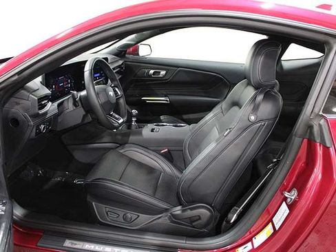 Used 2025 Ford Mustang GT Premium RWD image 10