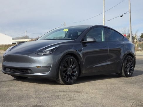 Used 2022 Tesla Model Y Performance image 19