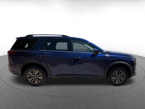 Used 2025 Nissan Pathfinder SV FWD image 16