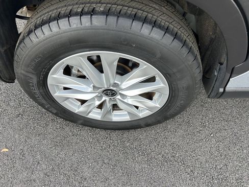 Certified 2023 Toyota Corolla Cross LE image 26