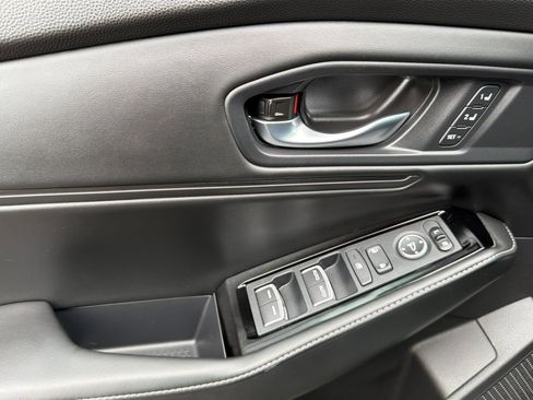 Used 2024 Honda Accord Touring image 11