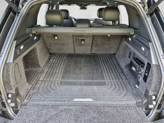 Used 2025 Land Rover Range Rover SE AWD/4WD image 6