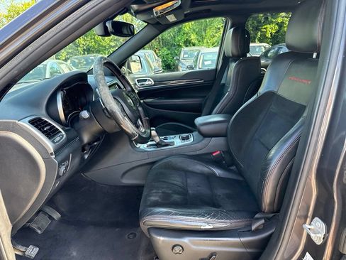 Used 2017 Jeep Grand Cherokee Trailhawk AWD/4WD image 9