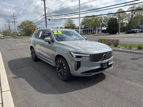 Certified 2025 Volvo XC90 B6 Plus AWD/4WD image 6