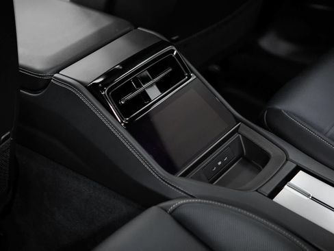 Certified 2025 Porsche Panamera Turbo AWD/4WD image 35