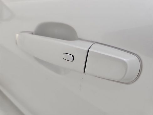 Used 2018 Chevrolet Malibu LT w/ Leather Package image 43