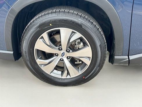 Used 2023 Subaru Ascent Premium w/ Convenience Package AWD/4WD image 42