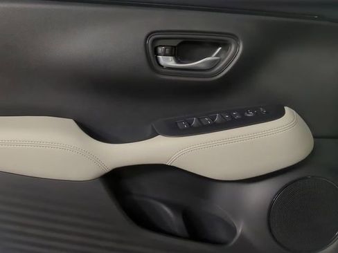 New 2026 Honda HR-V LX image 41