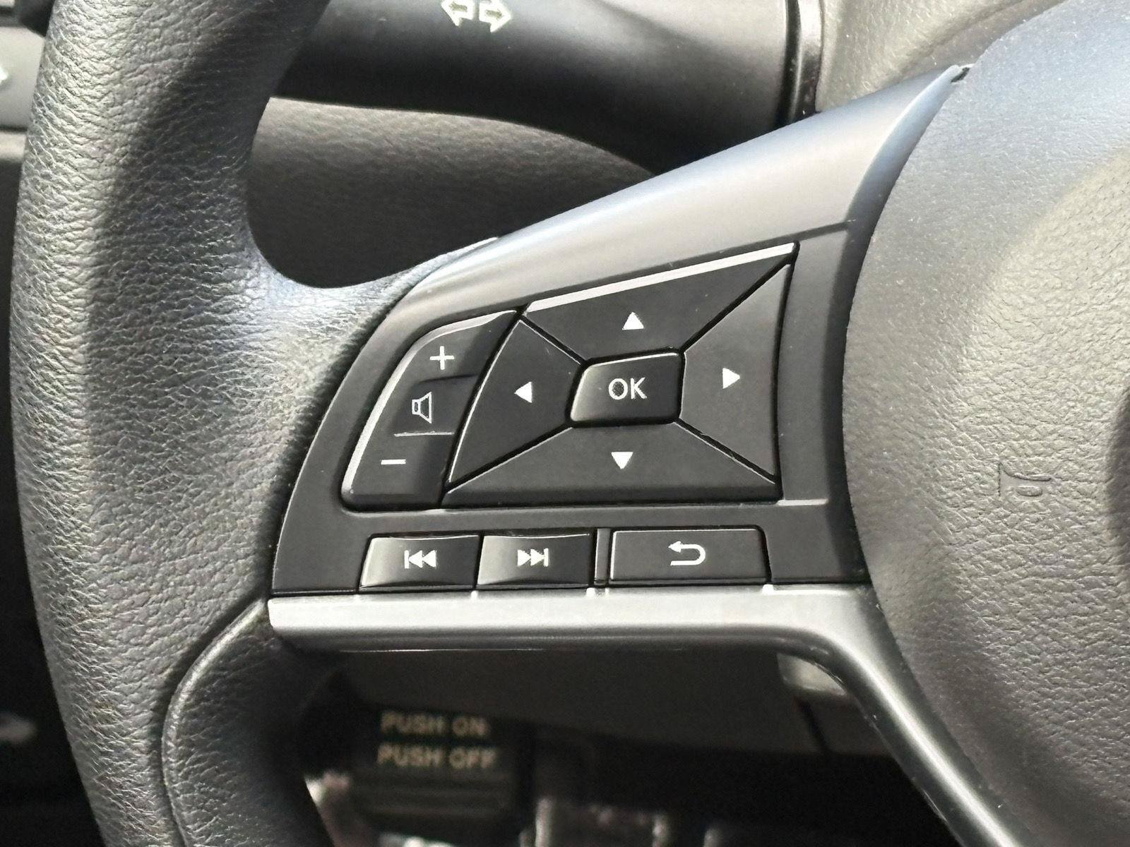 Used 2025 Nissan Altima 2.5 SV FWD image 12