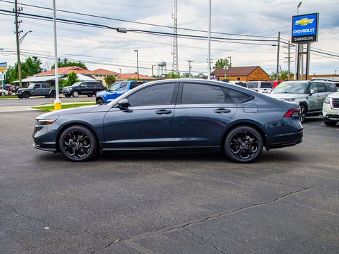 Used 2025 Honda Accord SE image 4