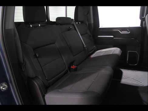 Used 2024 Chevrolet Silverado 2500 LT AWD/4WD image 17