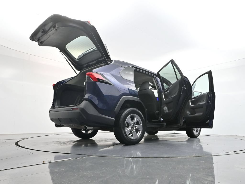 Used 2025 Toyota RAV4 XLE FWD image 46