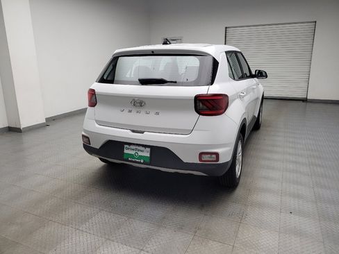 Used 2021 Hyundai Venue SE FWD image 7