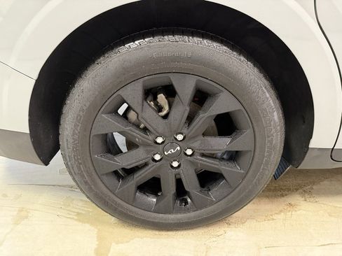 Used 2022 Kia Carnival SX image 33