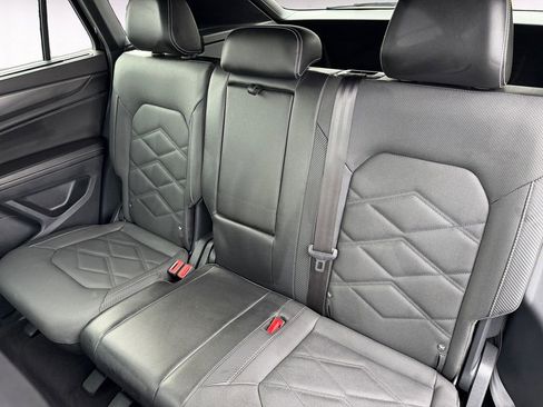 Used 2023 Volkswagen Atlas SE w/ Black Wheel Package image 13