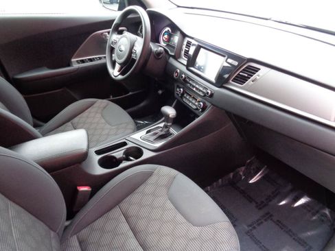 Used 2019 Kia Niro LX FWD image 12