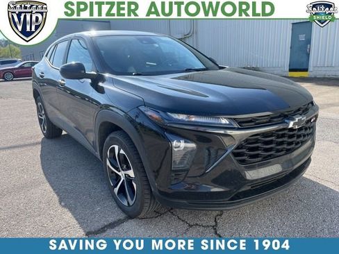 Used 2024 Chevrolet Trax RS w/ Driver Confidence Package FWD image 1