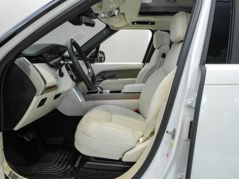 Used 2024 Land Rover Range Rover SE AWD/4WD image 6